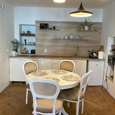 Valentina'S Apartment In City Center Brašov Exteriér fotografie