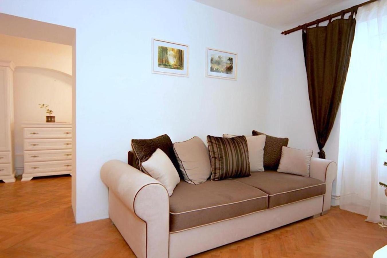Valentina'S Apartment In City Center Brašov Exteriér fotografie